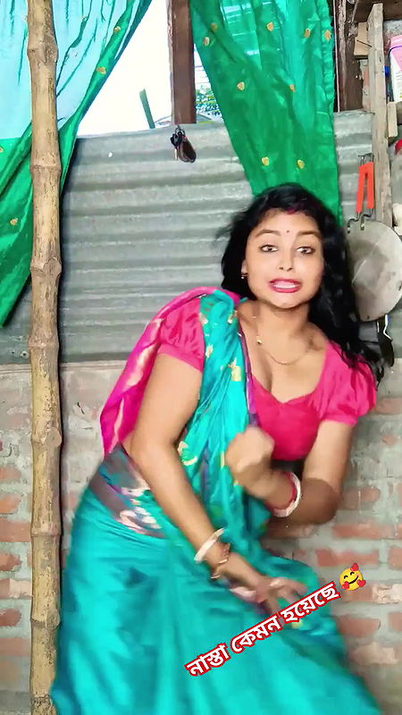 Bengali boudi Susmita blogger hot shorts