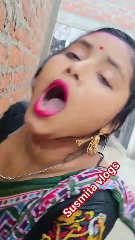 Bengali boudi Susmita blogger hot shorts