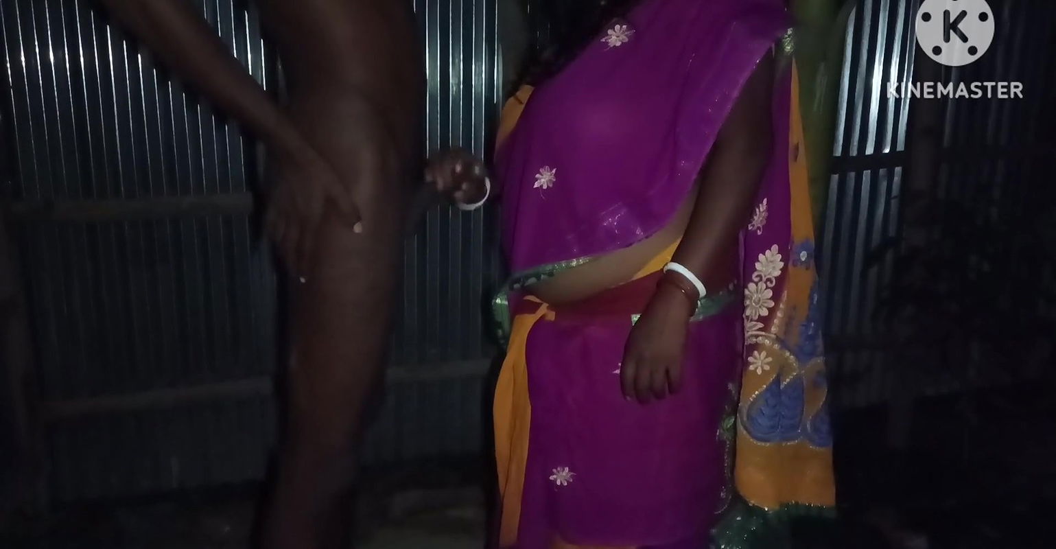 Badi bhabhi ko ghar ke bahar bula kar chudai ki