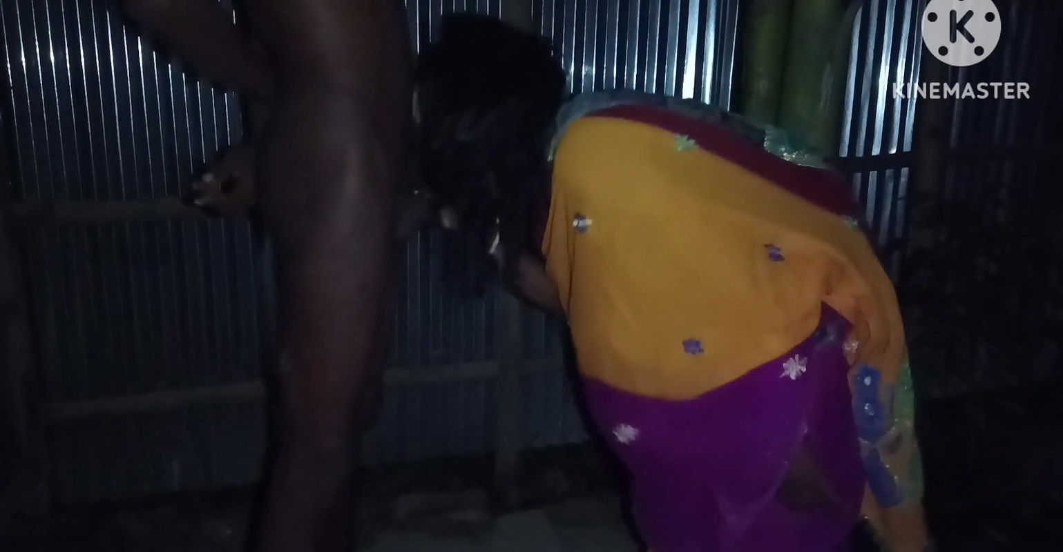 Badi bhabhi ko ghar ke bahar bula kar chudai ki