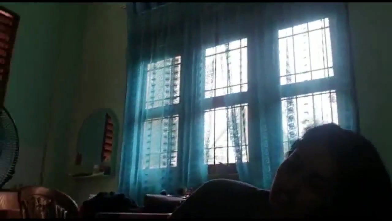 Desi bhabi really big boobs