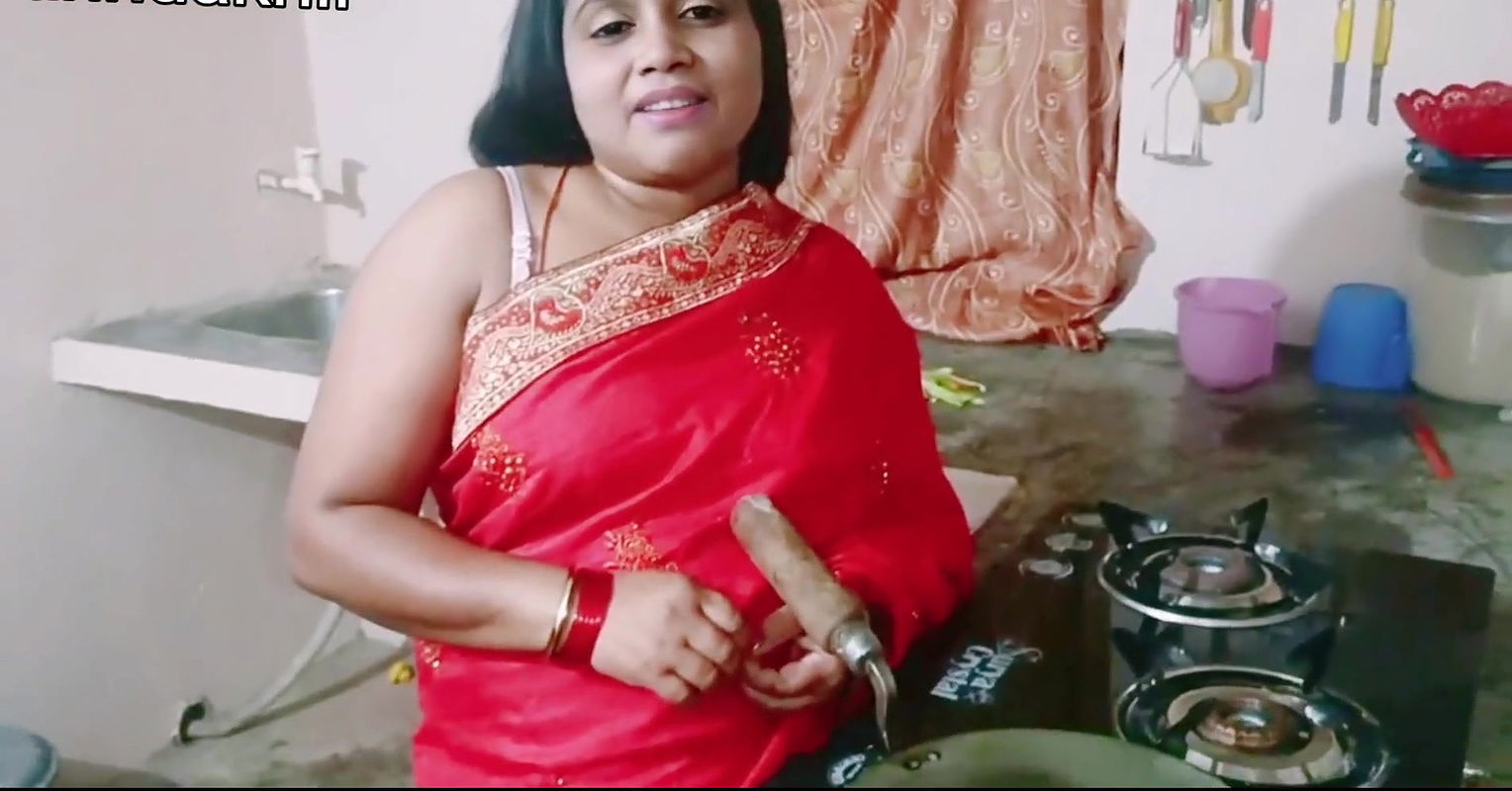 Indian Desi Anuti Ki Chudai Kitchen Mein (Clear Hindi Void)