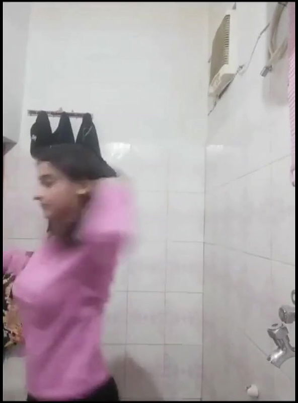 Paki cute babe showing