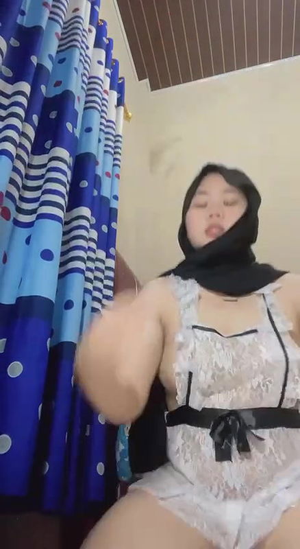 Big pussy thai girl show -13