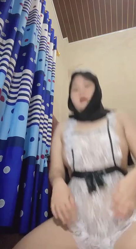 Big pussy thai girl show -13