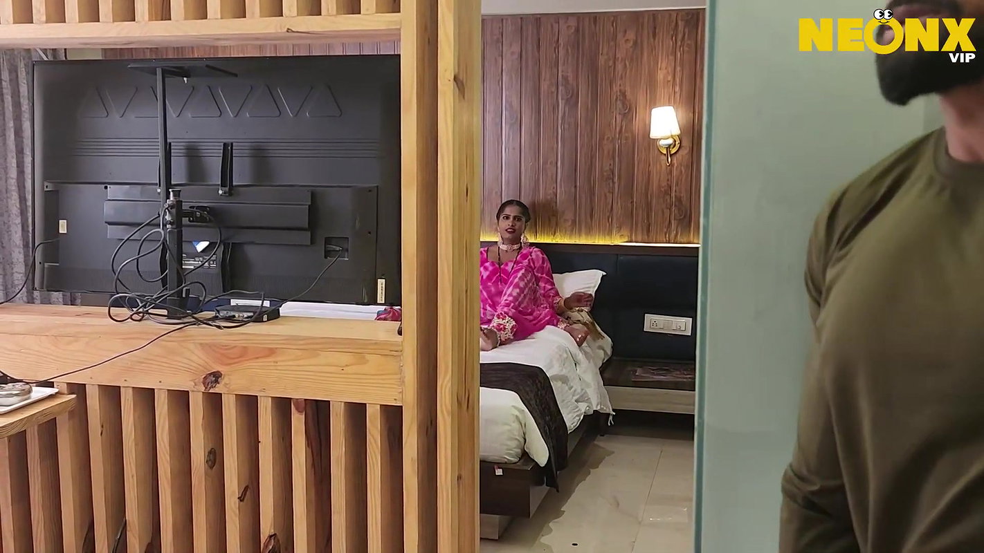 PUNJABI BHABHI NeonX