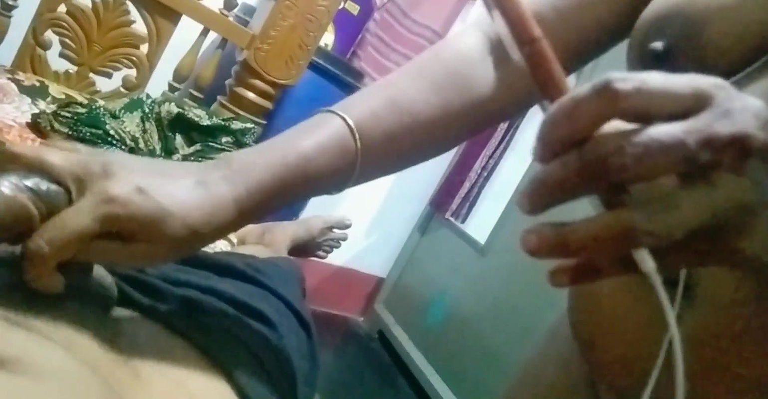 Bangladeshi Village House Wife Sex Videos and Live