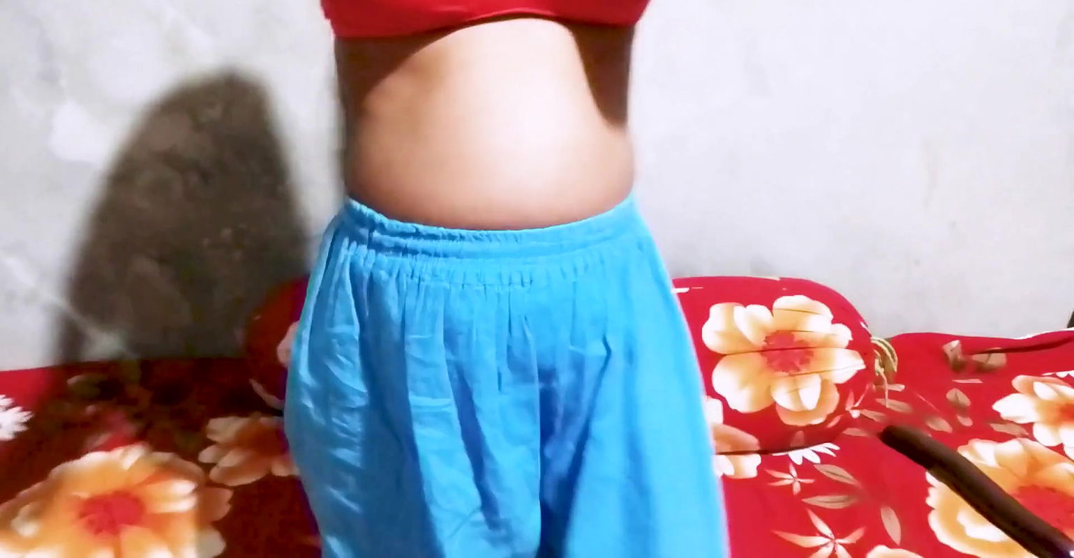 CUTE GIRL HARD MUSTERBATION WITH AUBERGINE