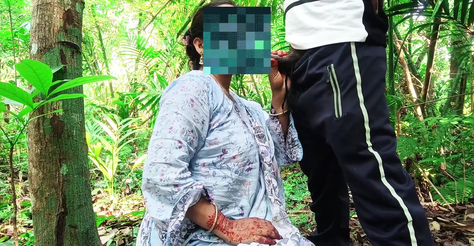 Fucking in the jungle with girlfriend,with clear dirty talking