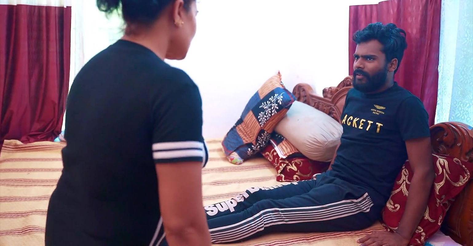 Milky big boobs lady came home for the massage service