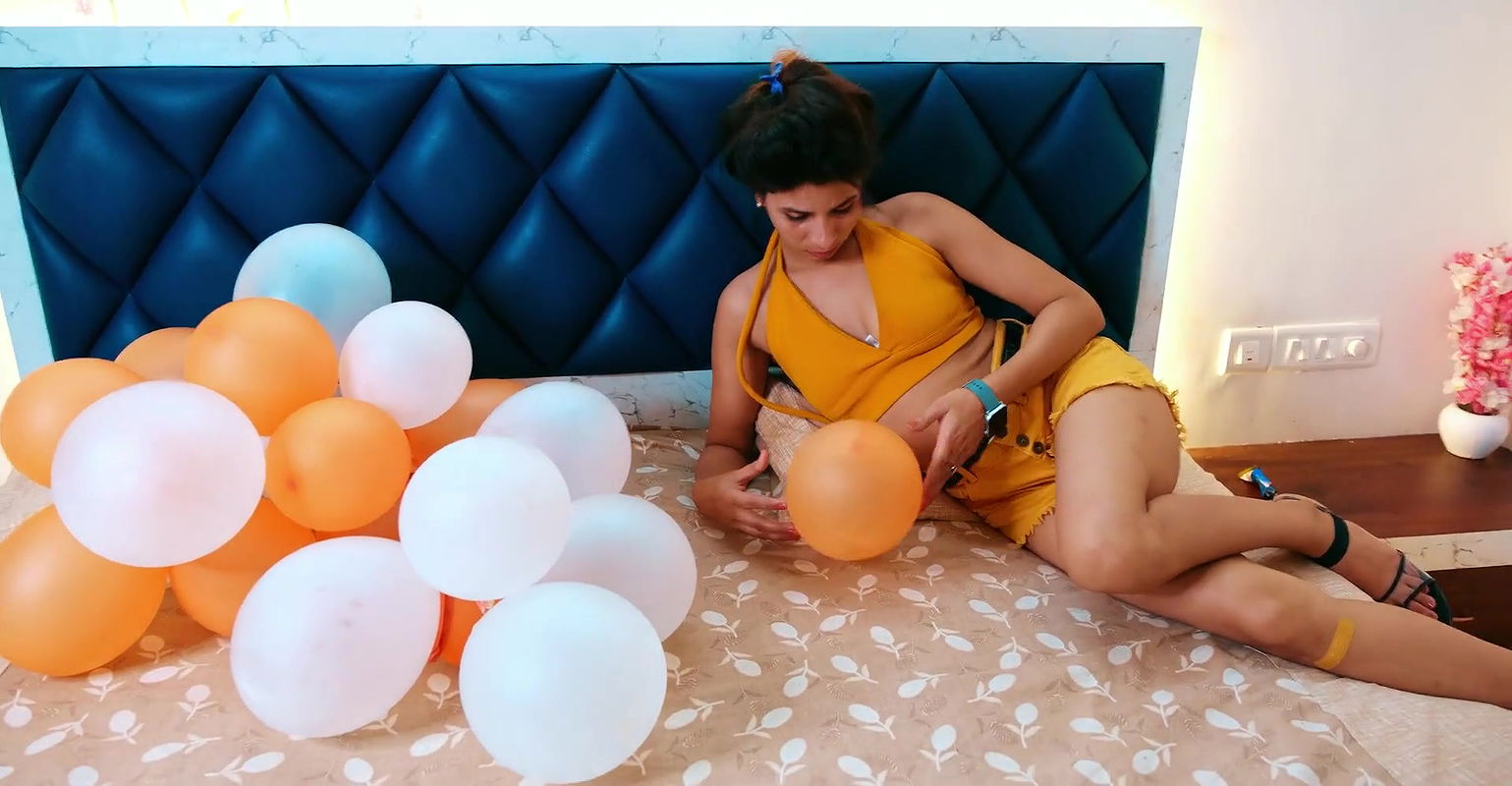 A Horny Sexy Lady Fucked Hard by a Delivery Boy on Her Birthday