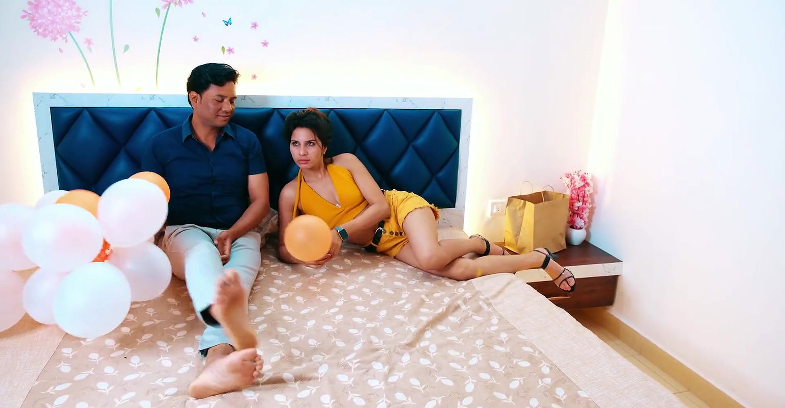 A Horny Sexy Lady Fucked Hard by a Delivery Boy on Her Birthday