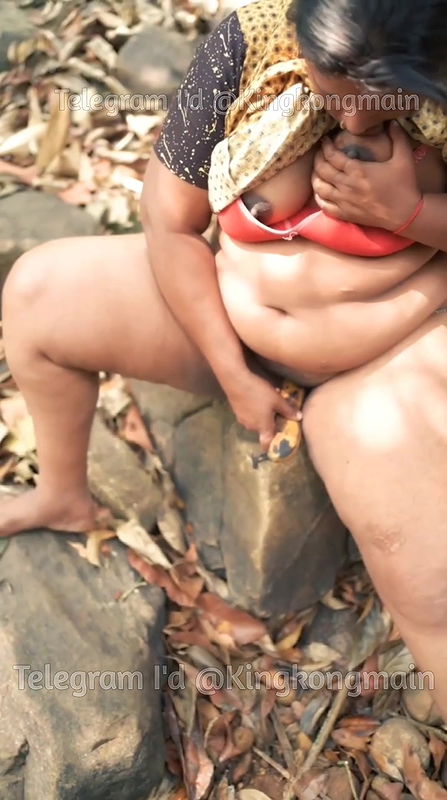 Shashikala Rajesh inserting banana in pussy