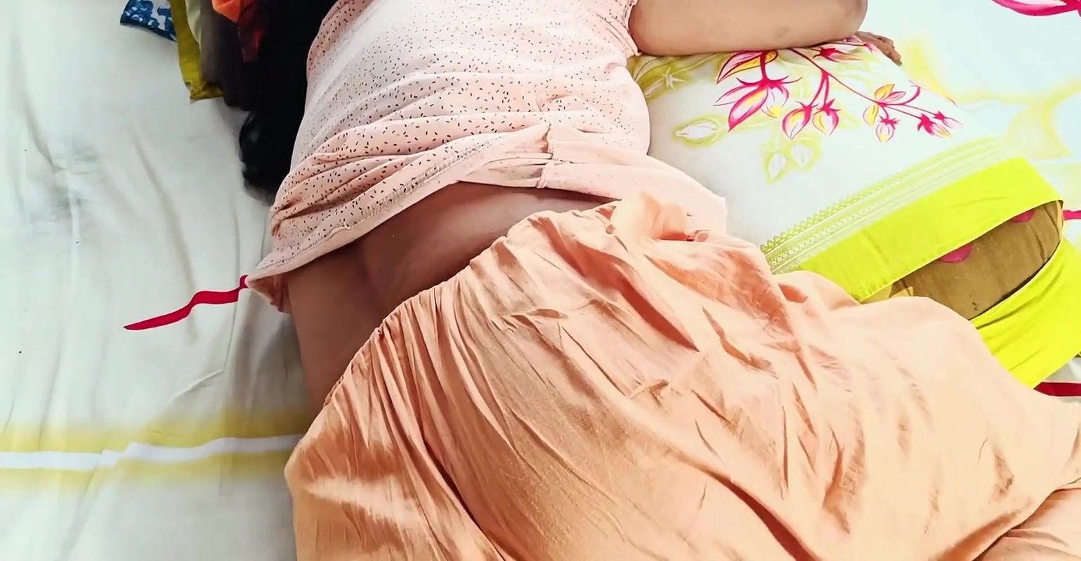 Bengali Housewife Pussy Sucking with Full Romance