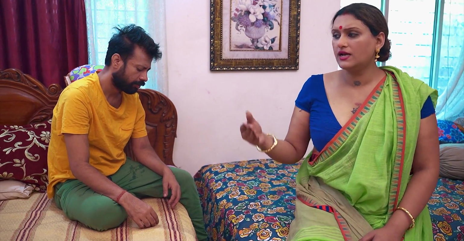 Hot big boobs desi look Indian Bhabhi seduces devar