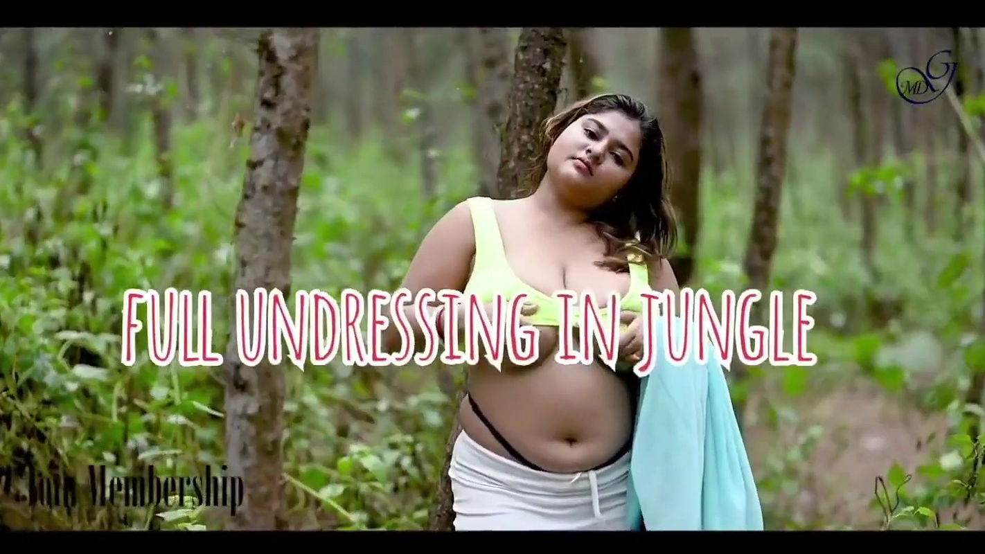 Megha Dash Ghosh Hot video.. Saree fashion model Indian.  Megha Das Ghos Boudi lover just_2