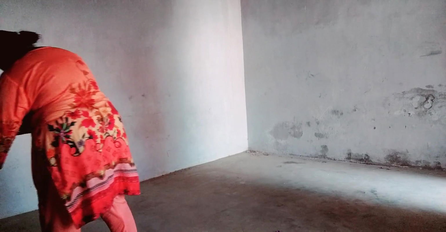 Apni Kam wali anti ko choda bry boobs wali nukrani