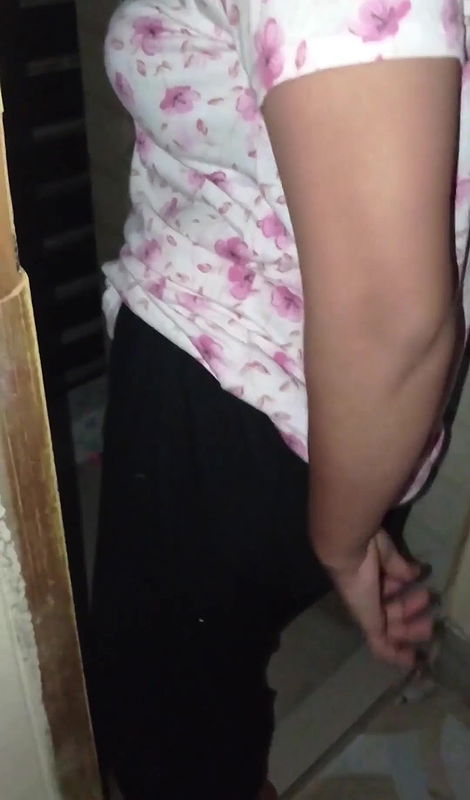 Big Ass Bangladeshi Wife Doggystyle fucked very hard with Bangla Audio