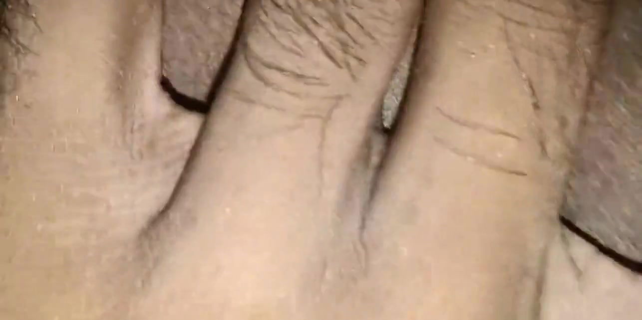 Village Bhabhiji took out her husband’s water on her books