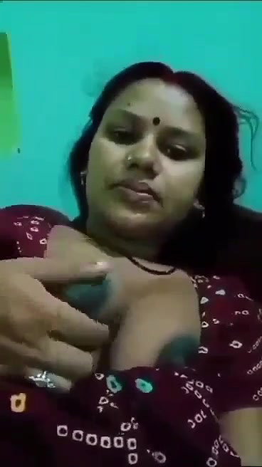 Horny Bhabi showing