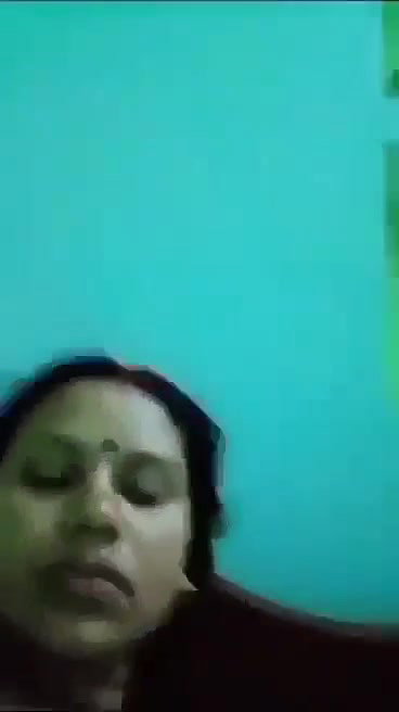 Horny Bhabi showing
