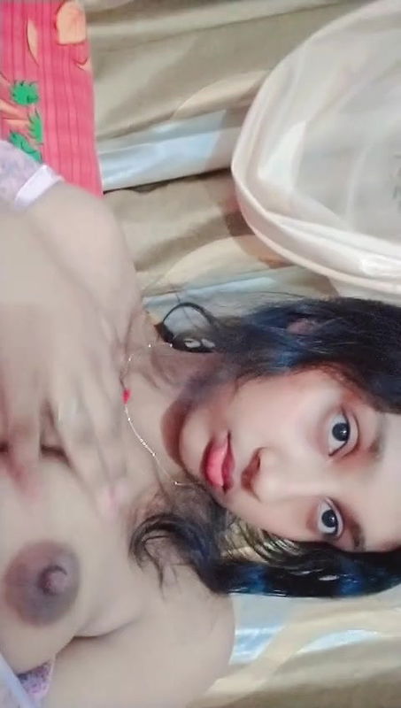 Desi cutie showing big boobs