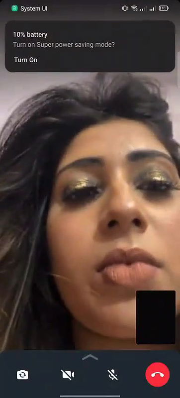 Desi lady showing boobs on videocall