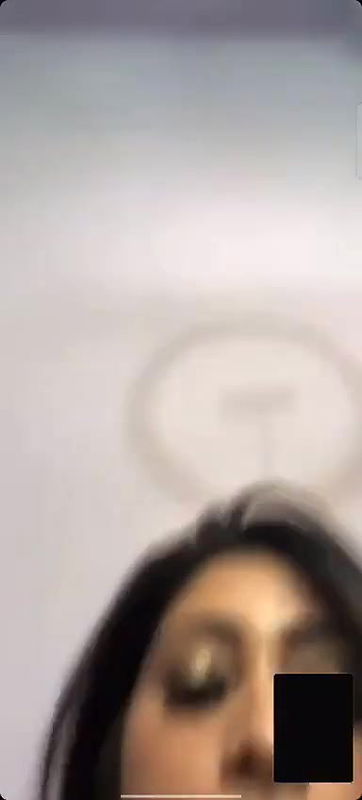 Desi lady showing boobs on videocall