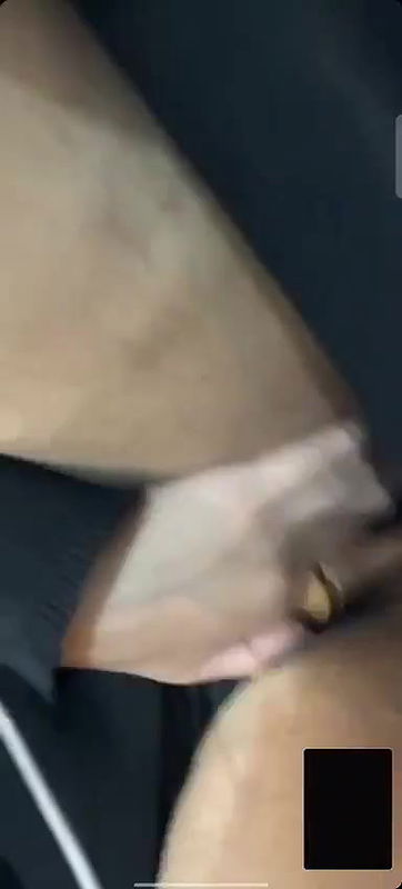 Desi lady showing boobs on videocall