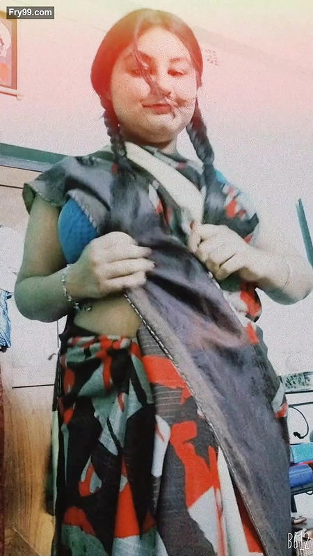 Beautiful Sexy Chubby Girl Showing