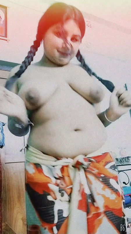 Beautiful Sexy Chubby Girl Showing