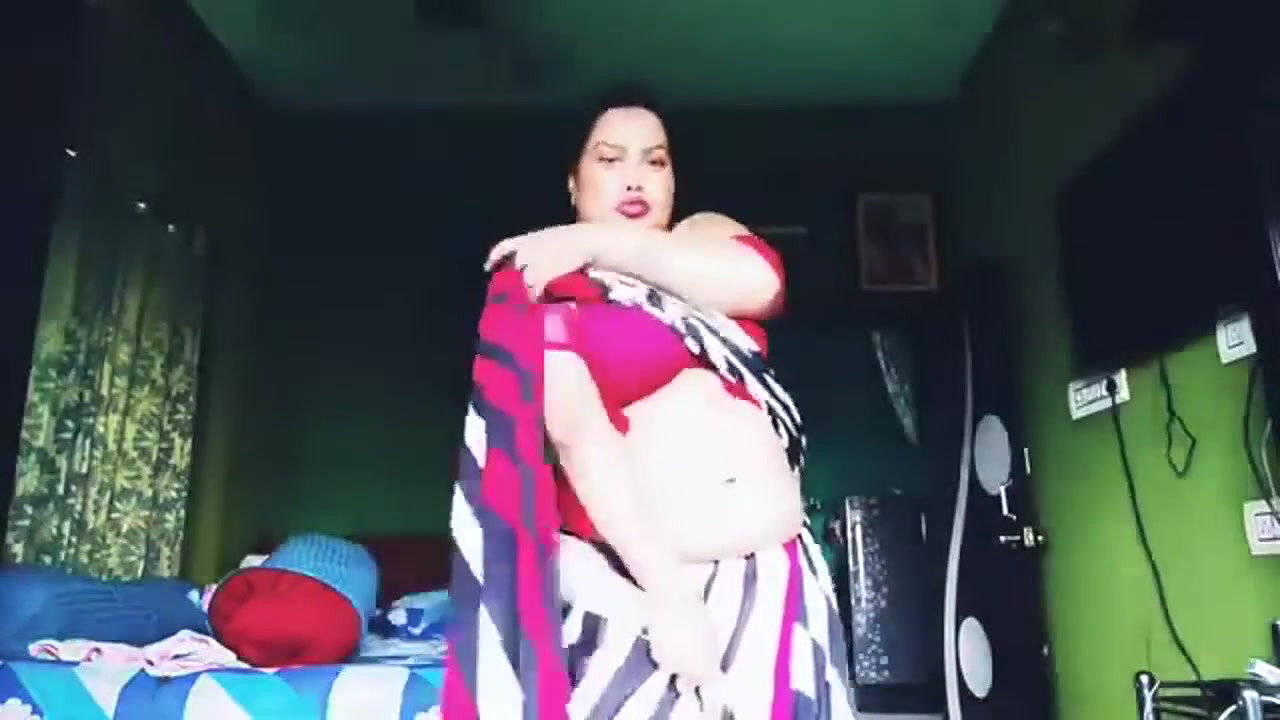Random Indian Youtuber premium/telegram video collection – 9