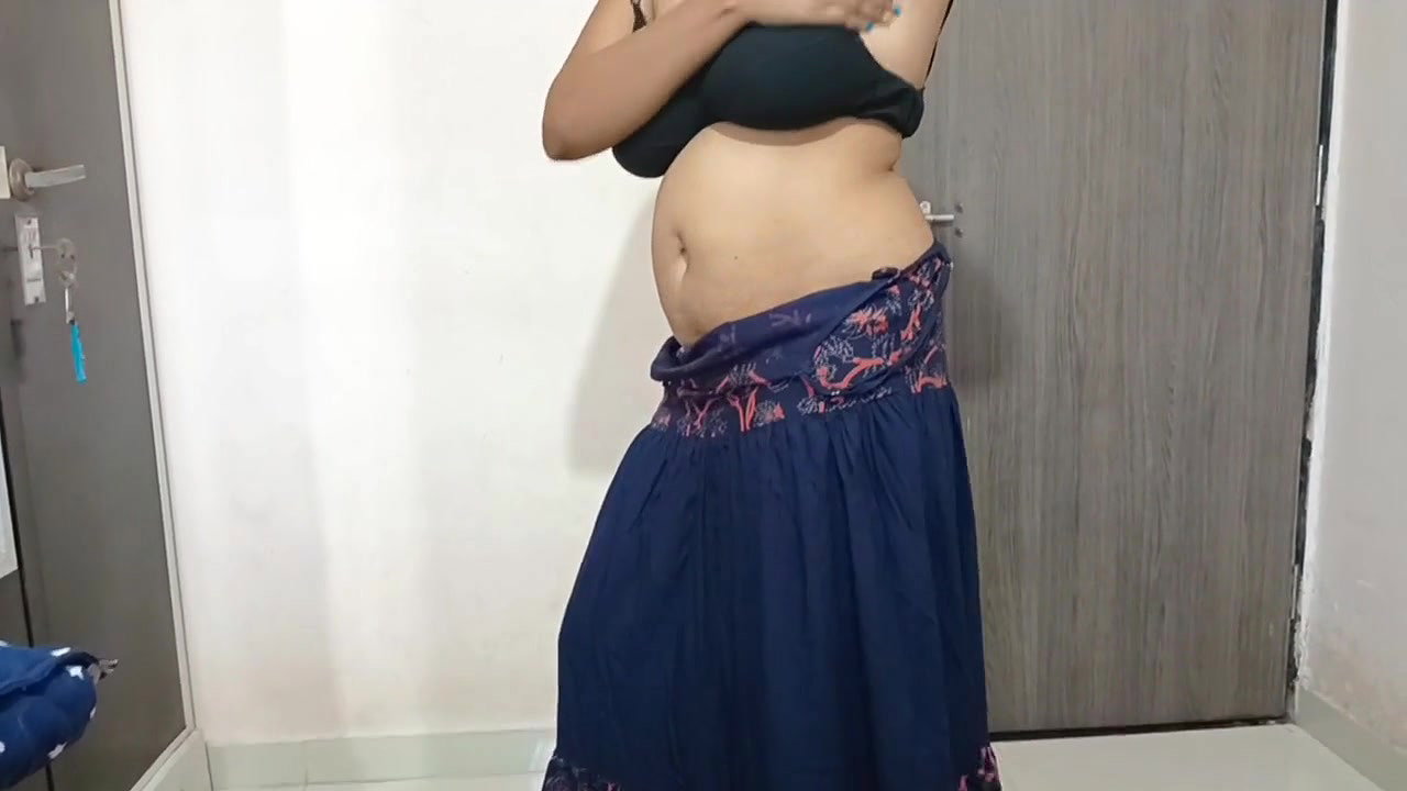 Random Indian Youtuber premium/telegram video collection – 10