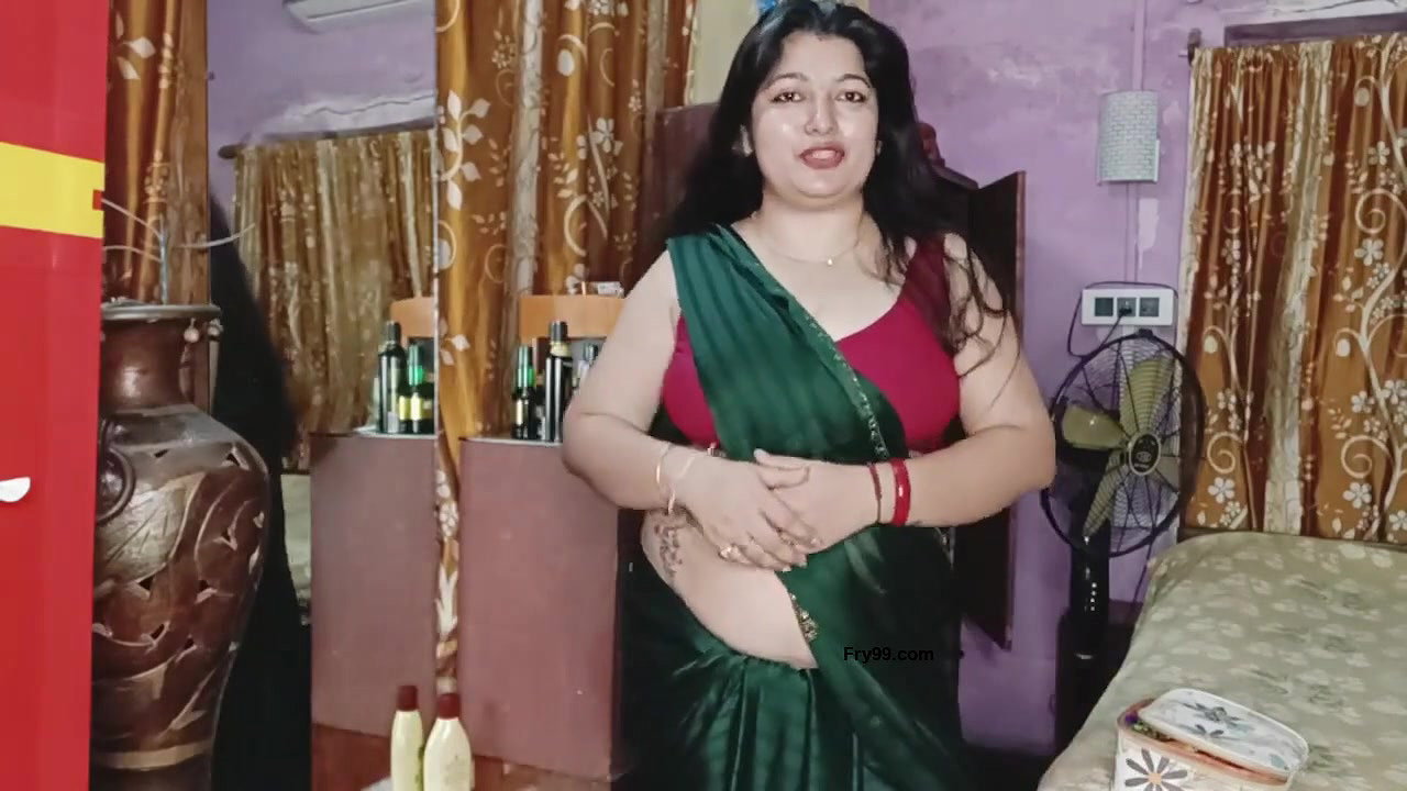 Random Indian Youtuber premium/telegram video collection – 15