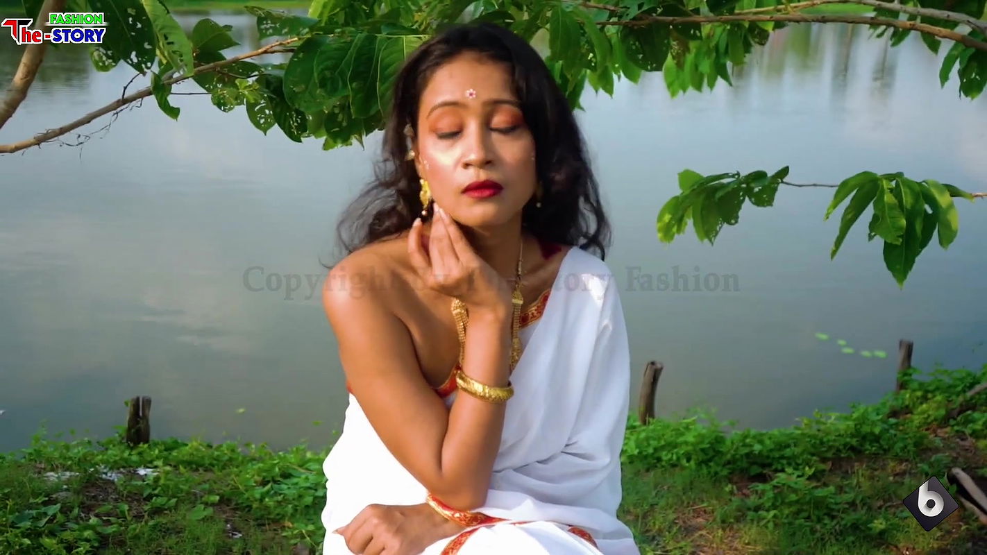 Transparent Saree With Jewellery-2Saree Lover