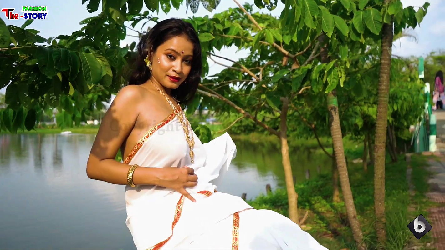 Transparent Saree With Jewellery-2Saree Lover