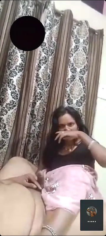 Desi bhabhi playing withdick