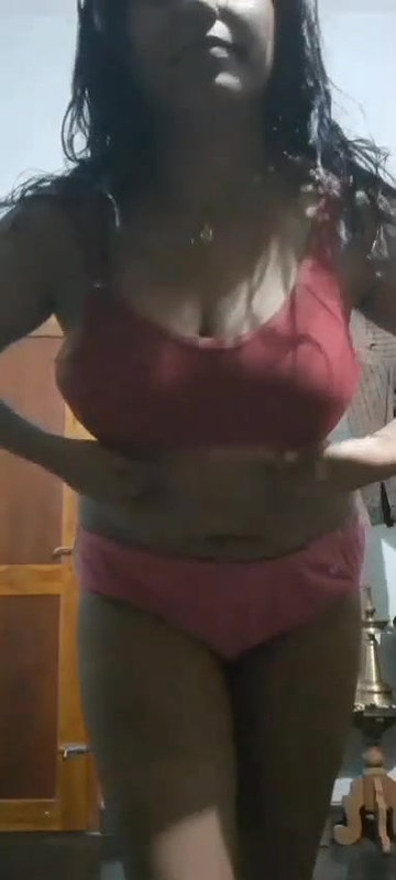 Sexy figure babe