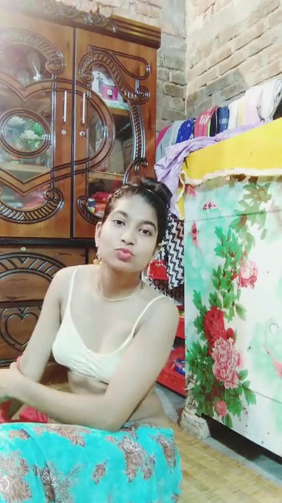 Beautiful Vabi Showing And Fingering