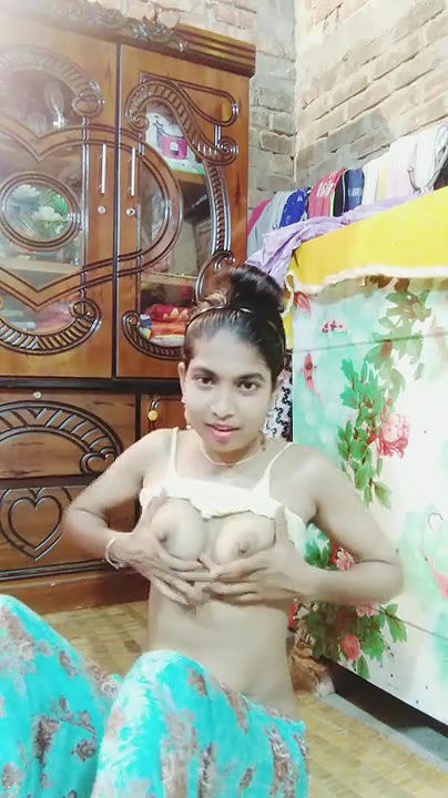 Beautiful Vabi Showing And Fingering