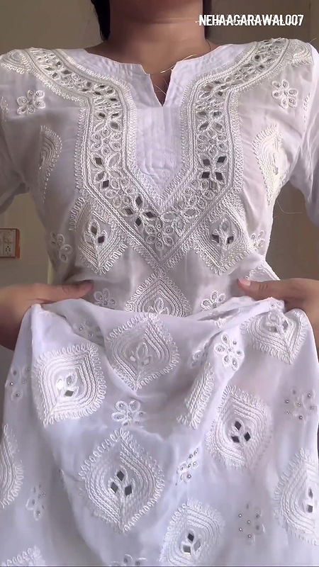 BUSTY DELICIOUS BABE SOFIA ANSARI TEMPTING CURVES TEASE