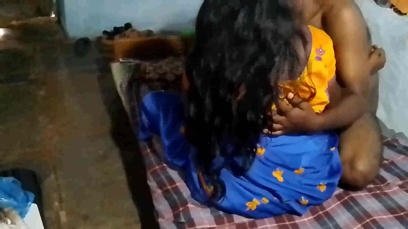 big boobs desi bhabi sex in blue saree