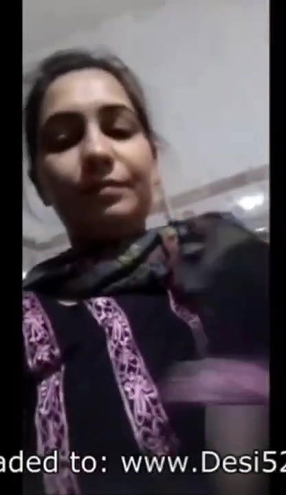 Desi lady showing big boobs on video call