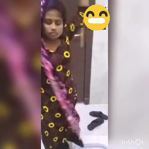 Beautiful Bhabi Showing