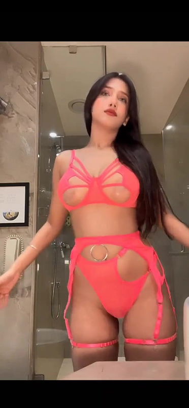 Miss Moon Teasing Ass and BooBs in Pink  App Content