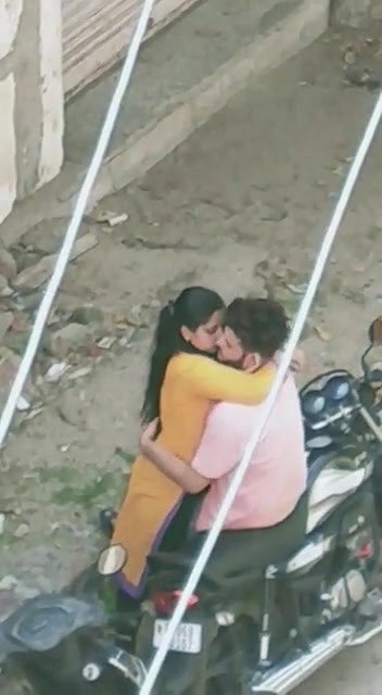 Desi lover fun outdoor