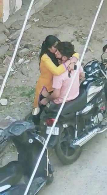 Desi lover fun outdoor