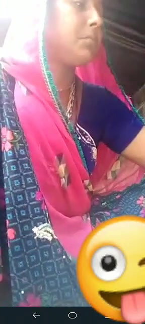 Village bhabhi showing to lover