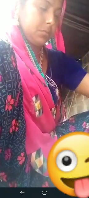 Village bhabhi showing to lover
