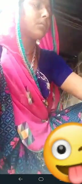 Village bhabhi showing to lover